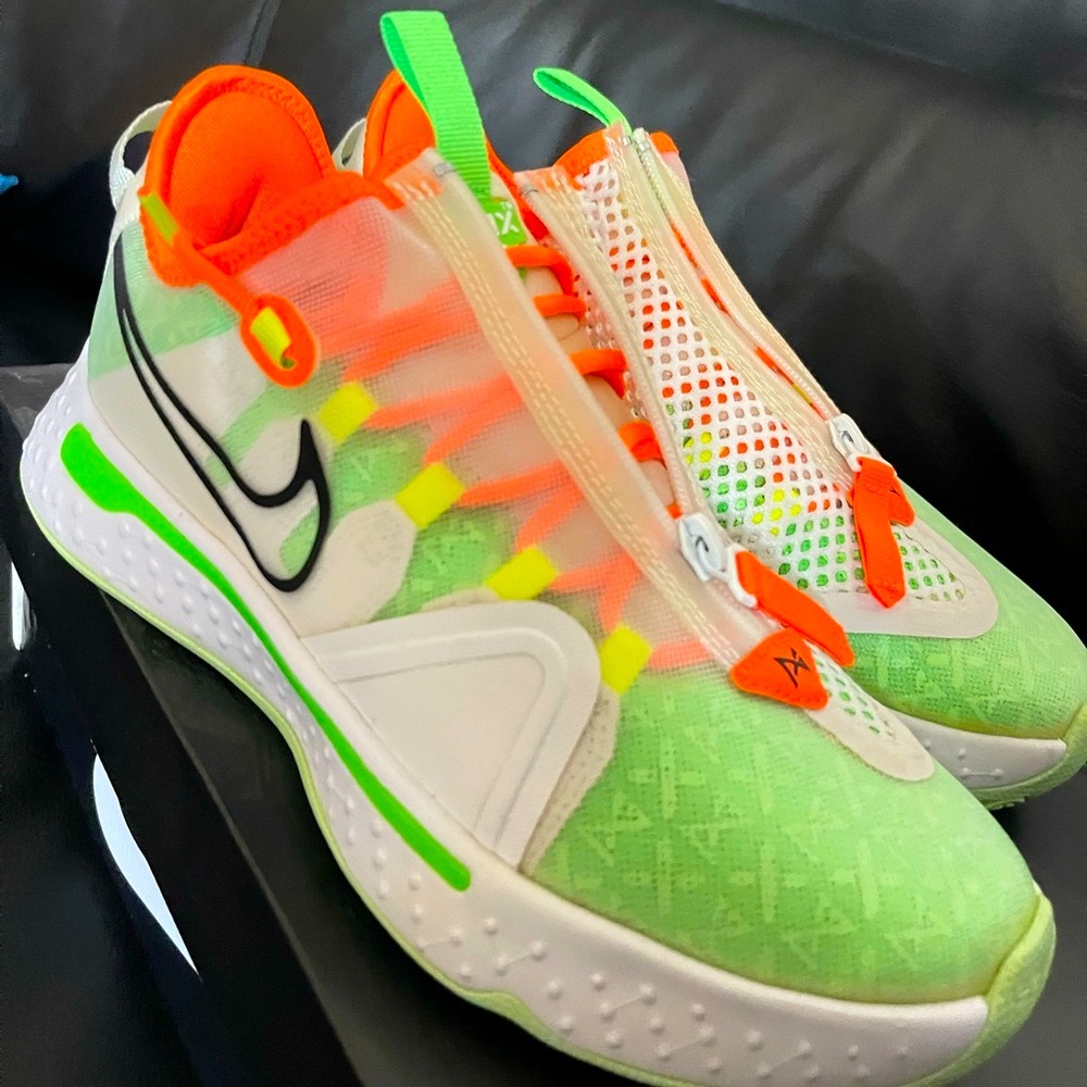 BRAND NEW NEVER WORN!